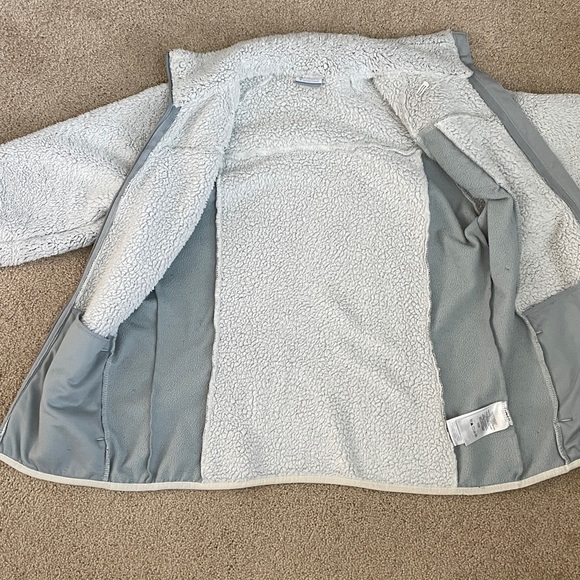 Columbia Soft Gray Sherpa Fleece Jacket - Picture 7 of 10